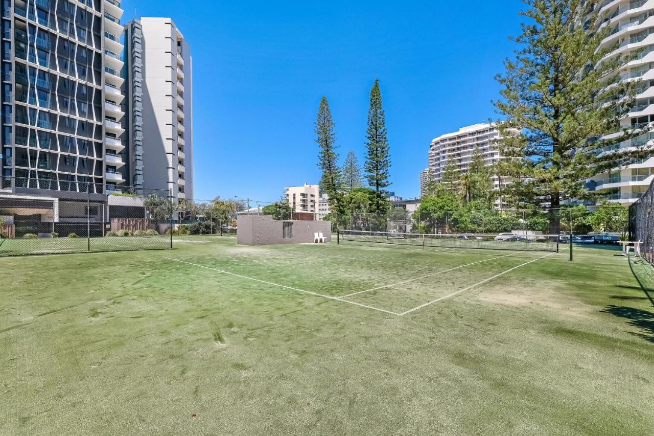 Surfers Century Oceanside Apartments Gold Coast Dış mekan fotoğraf